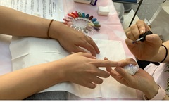 ネイル体験の様子