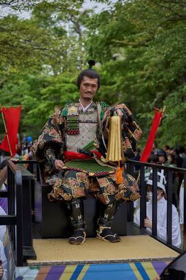 行列中の豊島泰経