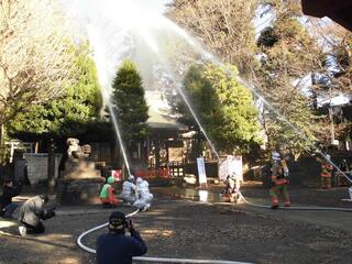 高松八幡神社での消防演習