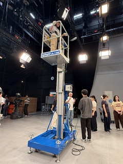 機材取扱い方法の説明の様子2