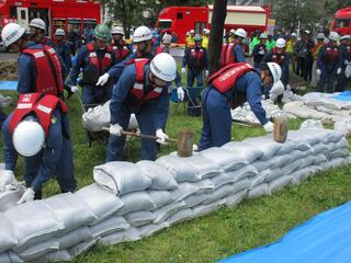 消防署による水防工法の画像