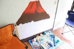 子どもたちが壁に描いた絵です。