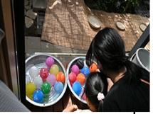 夏祭り　ヨーヨー釣り