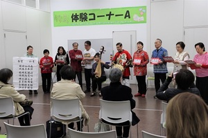 体験コーナーの様子（音楽）