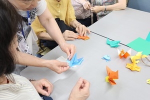 ワークショップの様子（折り紙）
